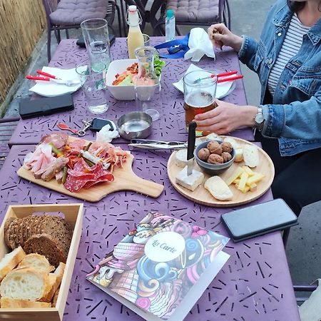 Houlala - Relais D'Etape - Chambres D'Hotes 蓬泰韦克 外观 照片