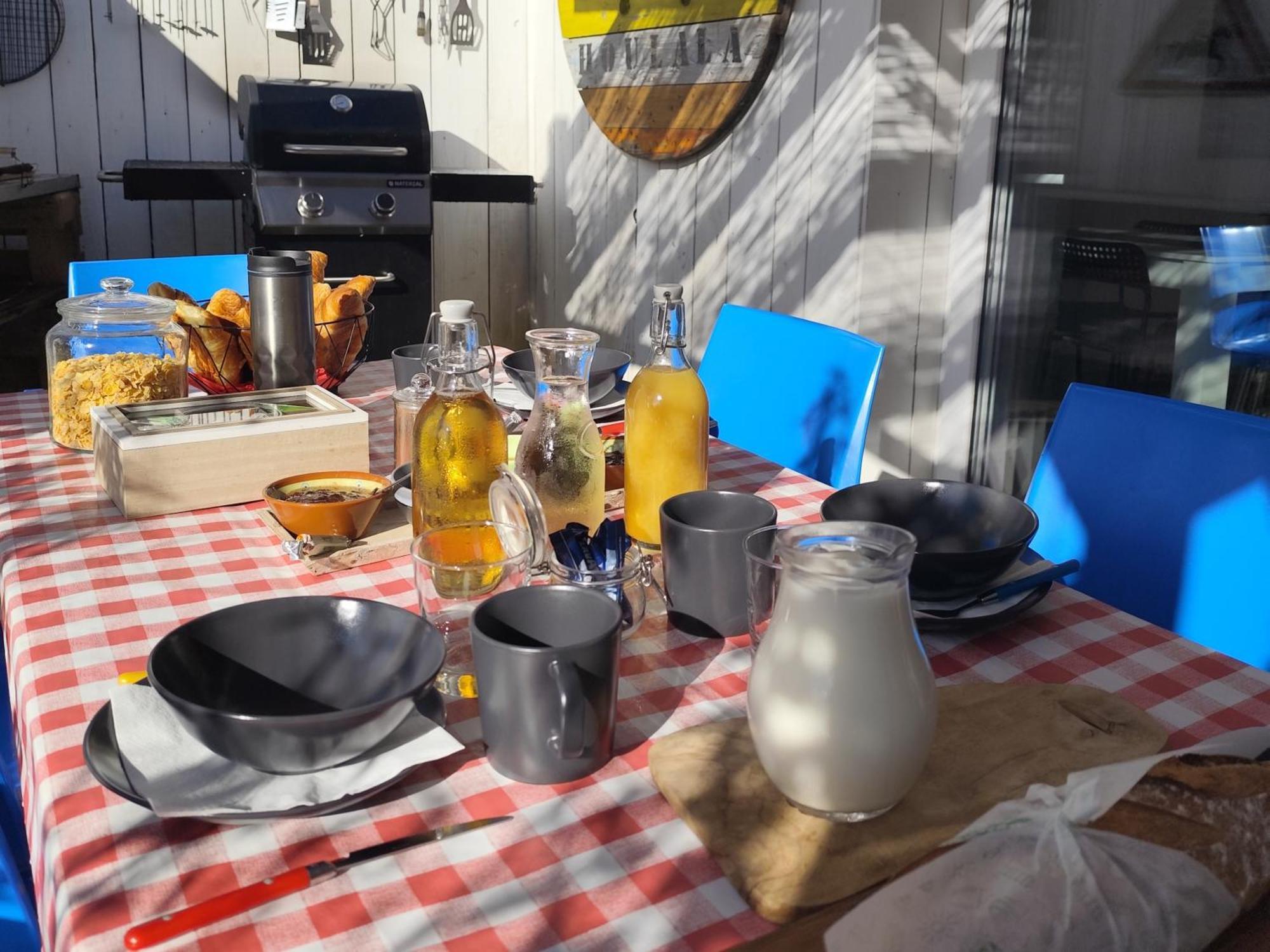 Houlala - Relais D'Etape - Chambres D'Hotes 蓬泰韦克 外观 照片